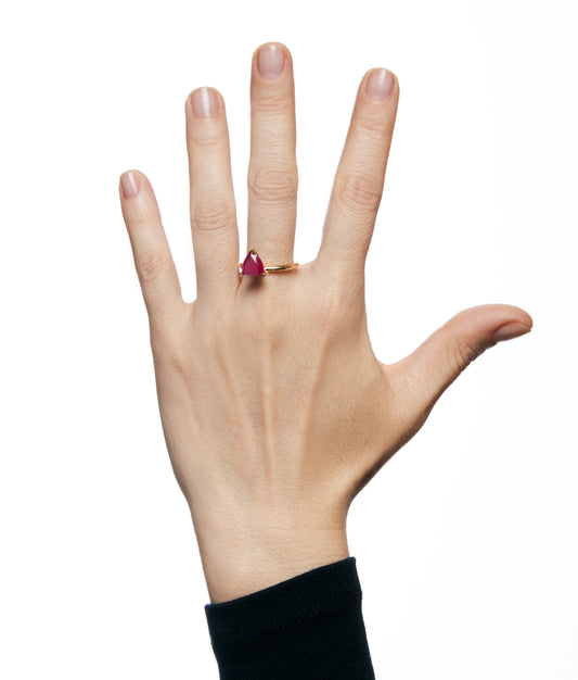 Anillo de rubí tratado Half Cut