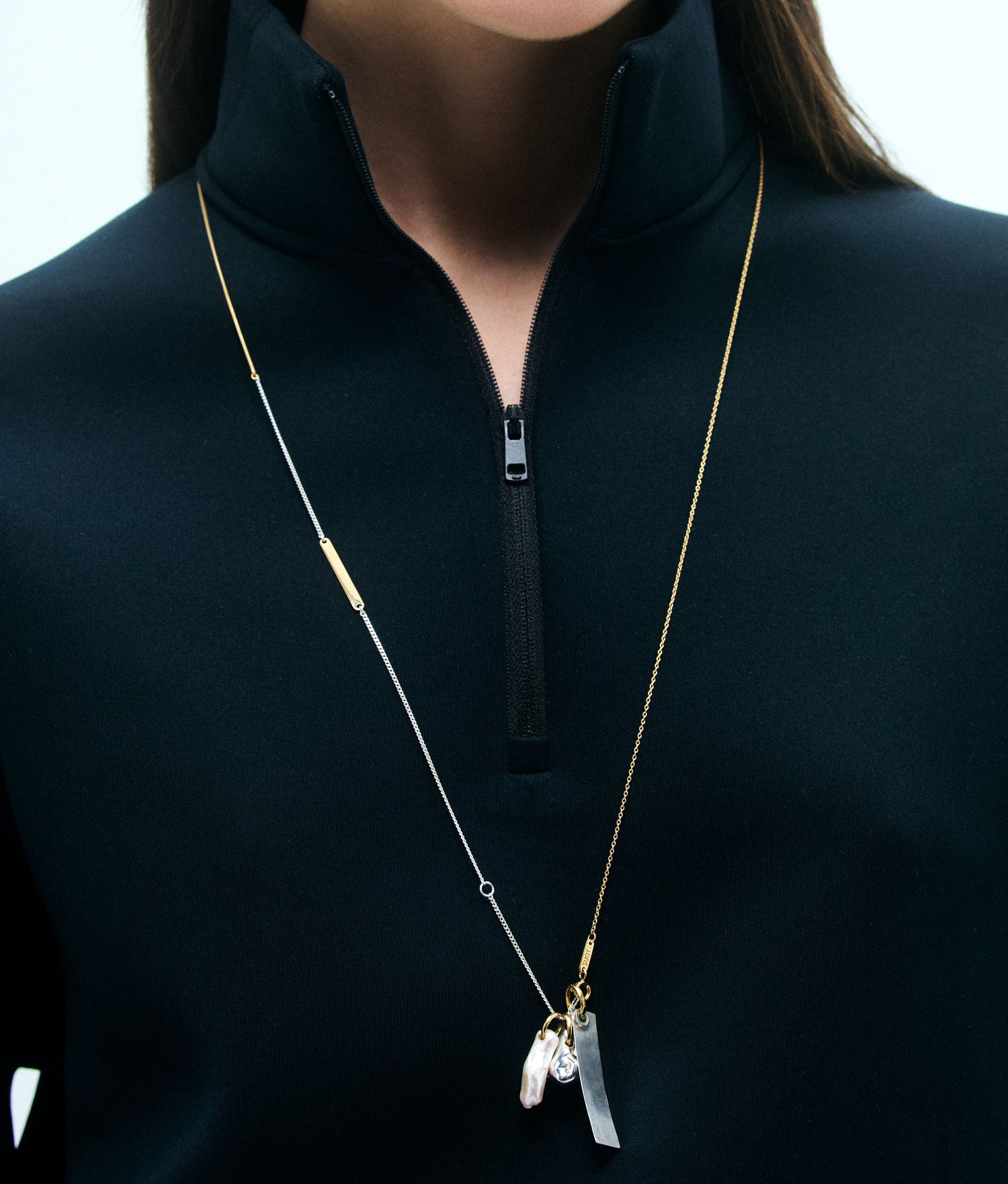 Collar de dos cadenas bimetal con charms (85cm) 