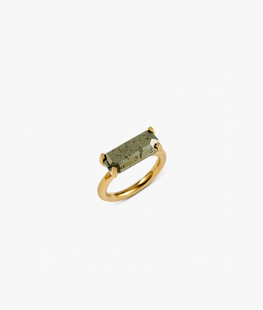 Pirita Half Cut Emerald Ring