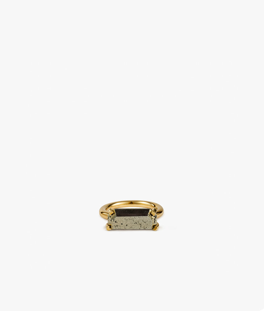 Pirita Half Cut Emerald Ring