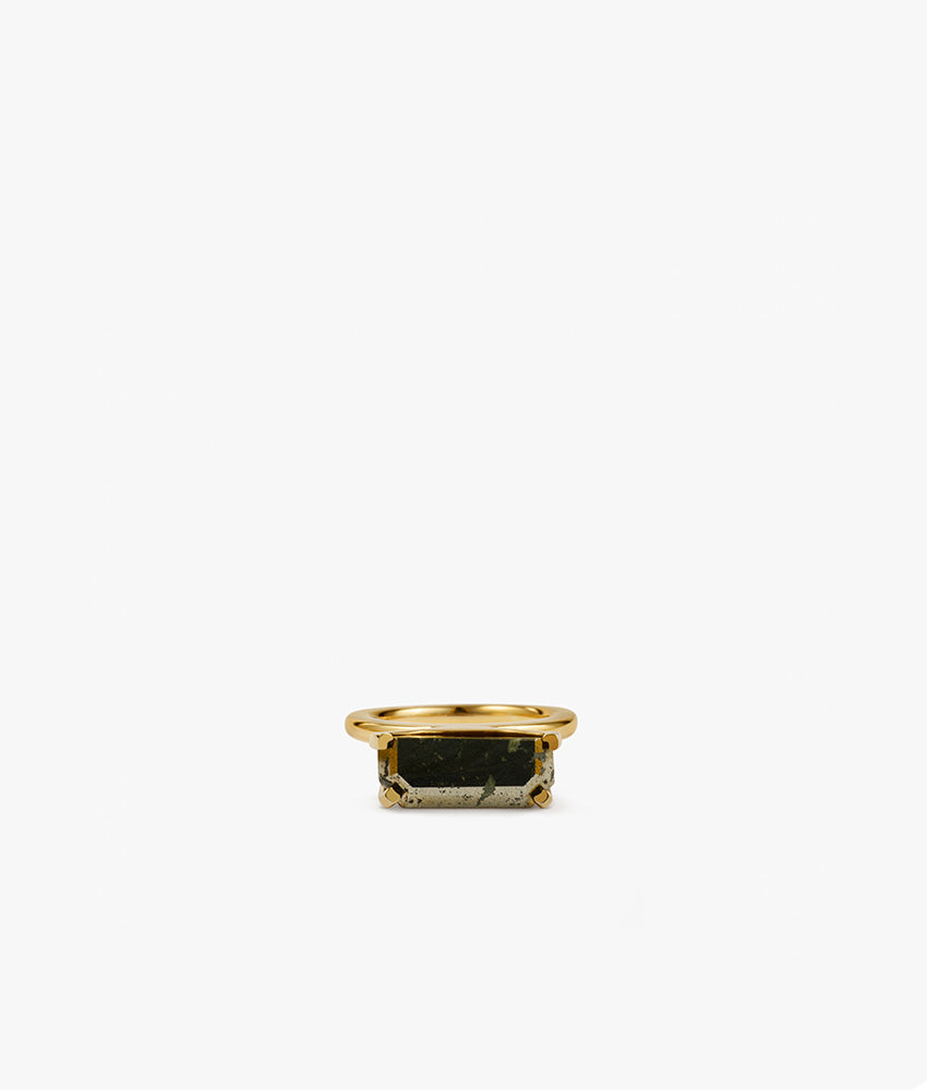 Pirita Half Cut Emerald Ring